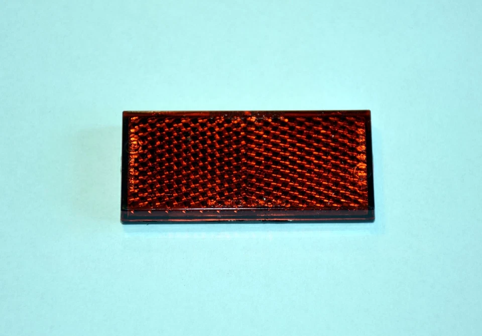 Mini Reflektor Rückstrahler rot Katzenauge selbstklebend Anhänger recht eckig - Bild 1 von 1