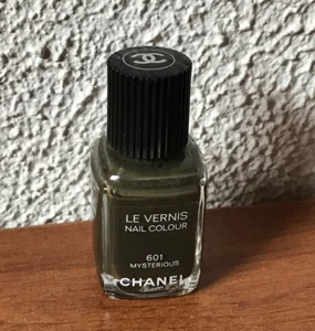 Chanel Le vernis Nagellack 601 Mysterious Khaki - Bild 1 von 2