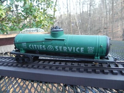 O SCALE/GAUGE TANK CAR CITIES SERVICE - Image 1 of 3