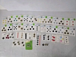 47 Vintage Button Cards - NOS - Le Bouton, La Petite, La Mode FREE SHIPPING - Picture 1 of 5