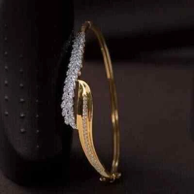 Brazalete para mujer de diamantes de corte redondo de 2 quilates enchapado en oro amarillo de 14 k Foto 1 de 4