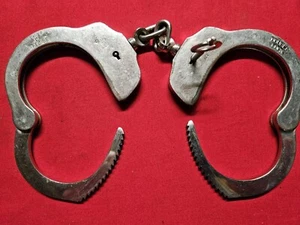 Handgun Cuff's W/Key. Mkd. Double Lick. Chief Of Police #3419. - Picture 1 of 5