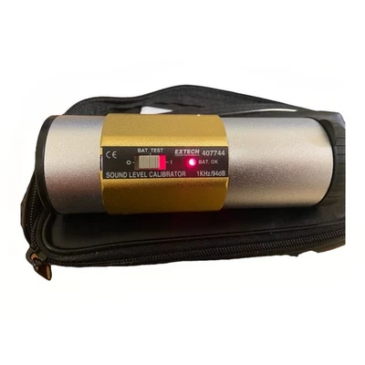 Extech 407744 Sound Level Calibrator 94dB 1KHz - Image 1 of 3