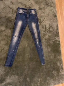 Jeans - Picture 1 of 3