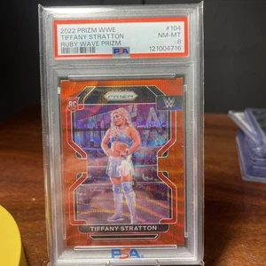 2022 prizm wwe tiffany stratton Ruby Wave PSA 8 - Bild 1 von 2