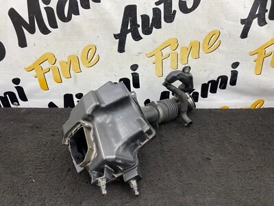 09-20 Nissan 370Z caixa de limpador de ar lateral direito do passageiro com mangueira fabricante de equipamento original - Imagem 1 de 4