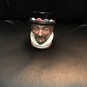 Vintage Royal Doulton Beef Eater Character Toby Jug England 3.25 in - Picture 1 of 6
