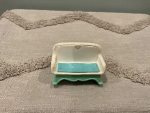 Sofá mecedor de mimbre Fisher Price Loving Family Loveseat 1993 - Imagen 1 de 6