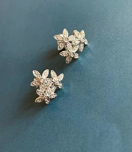 Pendientes de diamantes de 0,50 quilates en oro blanco de 9 quilates No me olvides - Imagen 1 de 5