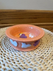 NUEVO CON ETIQUETAS CUENCO NARANJA DE CERÁMICA RUSS “BRITE SPOTS” PERRO/GATO FIRMADO POR DEBBY CARMAN 5” - Imagen 1 de 7