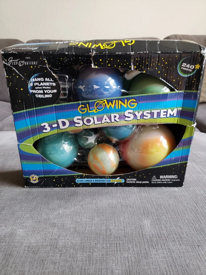 NUEVO Great Explorations Sistema Solar 3D Brilla en la Oscuridad Kit Colgante de Techo 3D Foto 1 de 4