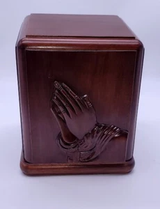 Urna de madera Praying Hands 9" cenizas de cremación humana - Imagen 1 de 5