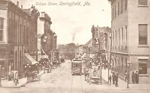 Postal repro College Street Springfield Missouri circa 1905 People Streetcar - Imagen 1 de 2
