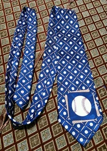 A. Rogers Baseballschläger EUC Silk House Executive Design sportliche Krawatte Sport - Bild 1 von 3