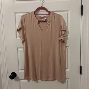 Lularoe Layla Top Retail $34 - Large - Item#463 - Picture 1 of 6