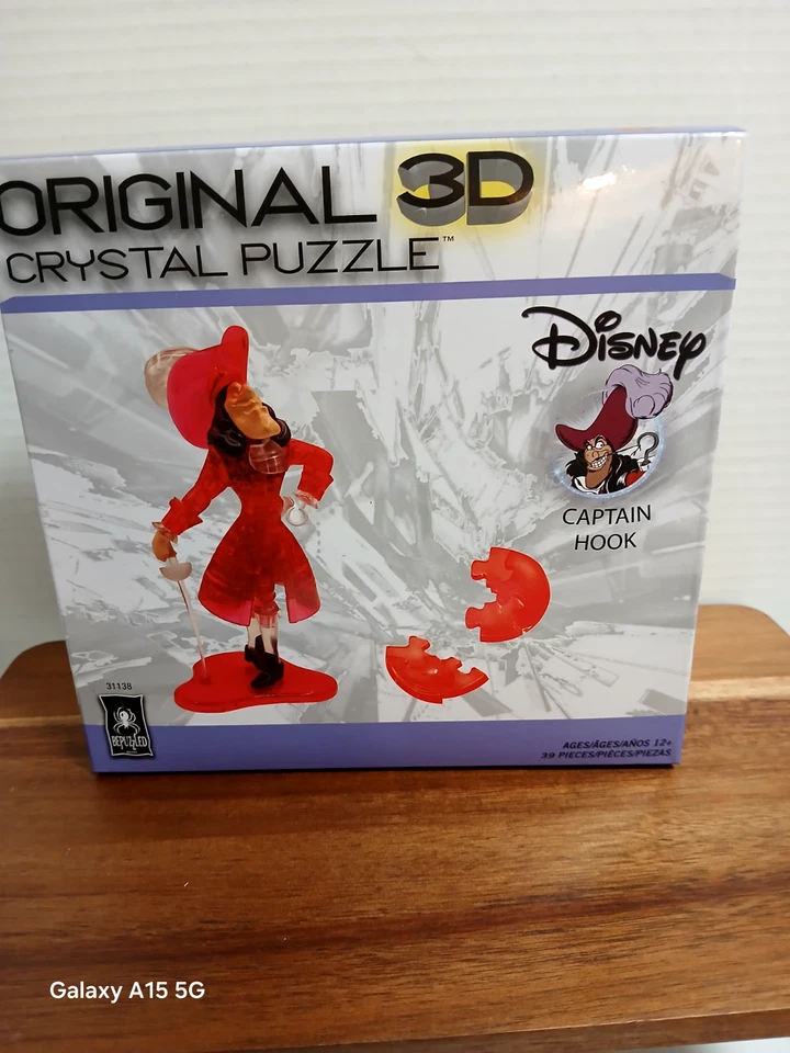 Rompecabezas de cristal 3D original Disney desconcertado - Capitán Garfio Foto 1 de 3