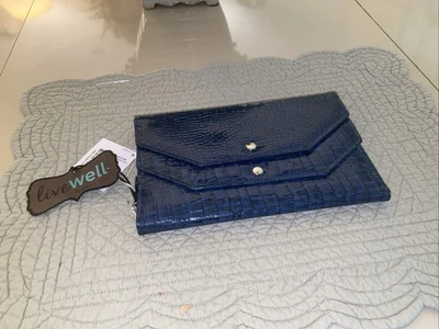 Portafoglio da viaggio porta passaporto pochette viola di Gallery Design, nuovo con etichette - Immagine 1 di 4