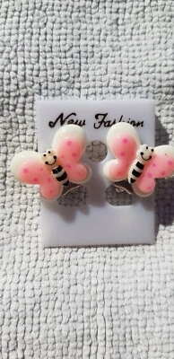 OHRCLIPSE - 22 x 15 mm - weißrosa - SCHMETTERLINGE - neu  - Bild 1 von 2