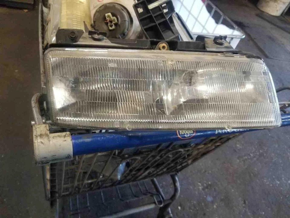 PONTIAC TRANS SPORT Right 90 91 92 93 车头灯组件 — 第 1/1 张图片