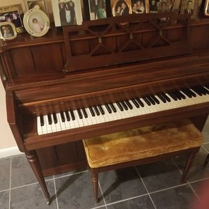 wurlitzer spinet piano 574598