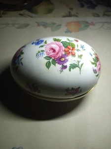 Hammersley Fine Bone China Made in England Strawberry Gold Trim Trinket Box - Picture 1 of 7