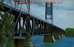 Yankton,SD South Dakota to Nebraska Bridge Postcard - Picture 1 of 2