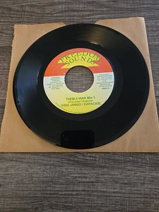 King Jango / Kapackie ' Them A War Mix 1 & 2 : - 7" Vinyl Record - Picture 1 of 2