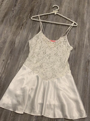VTG 90’s Unforgettable White Laced Beaded Bodies Satin Skirt Bridal Nightdress S - Image 1 of 4