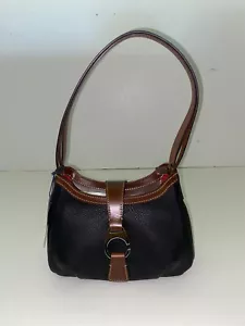 Bolso de hombro Dooney And Bourke negro BDRBP1443 BLCS NUEVO CON ETIQUETAS PRECIO DE VENTA SUGERIDO POR EL FABRICANTE $228 - Imagen 1 de 6