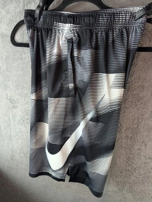 Nike Dri-Fit Boys Athletic Shorts Stripes Black Size XL - Image 1 of 4