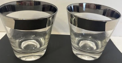 "Juego de 2 vasos rocas banda plateada base pesada mediados de siglo estilo moderno 3,5""" Foto 1 de 4