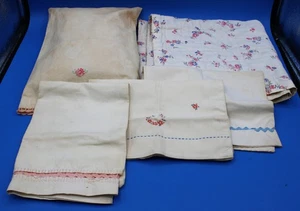 VINTAGE 6 pcs LOT DOLL CHILD QUILT PILLOW & PILLOWCASES  NEEDS TLC - Picture 1 of 6