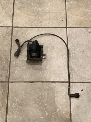 89-90 Toyota Pickup 22R Ignitor w/Coil 89620-35200 Carbureted Denso OEM JAPAN - Image 1 of 4