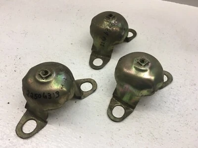 GM NOS 1980-82 Buick Wire Tapacubos Cubierta Soportes de Bloqueo (3) - 22506313 Foto 1 de 4