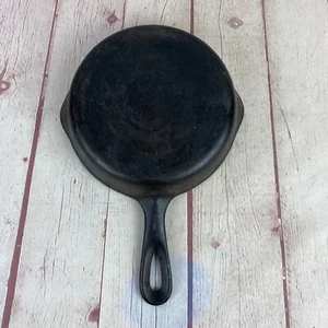 Vintage 1940’s Era Black Wagner Ware Small 6 1/2 Inch Cast Iron Skillet - Picture 1 of 7