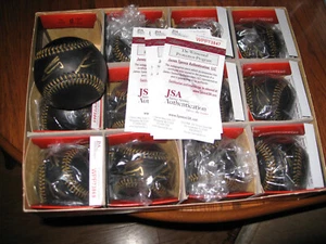 8 RONALD ACUNA JR. Autographed Black Rawlings Official MLB Baseballs - JSA COA - Picture 1 of 9