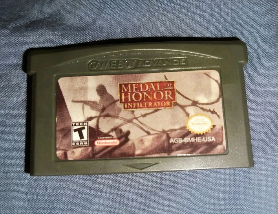 Medal of Honor: Infiltrator (Nintendo Game Boy Advance, 2003) - Image 1 of 3
