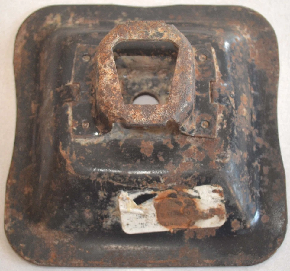 Base de gato de parachoques Ford Fairlane y Thunderbird 1956-1958, original OEM 1957 Foto 1 de 4