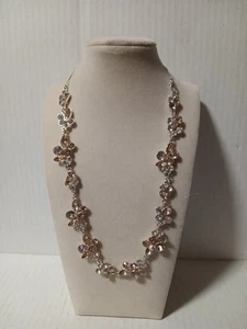 Collar floral de diamantes de imitación de 18 pulgadas de largo (7) - Imagen 1 de 1
