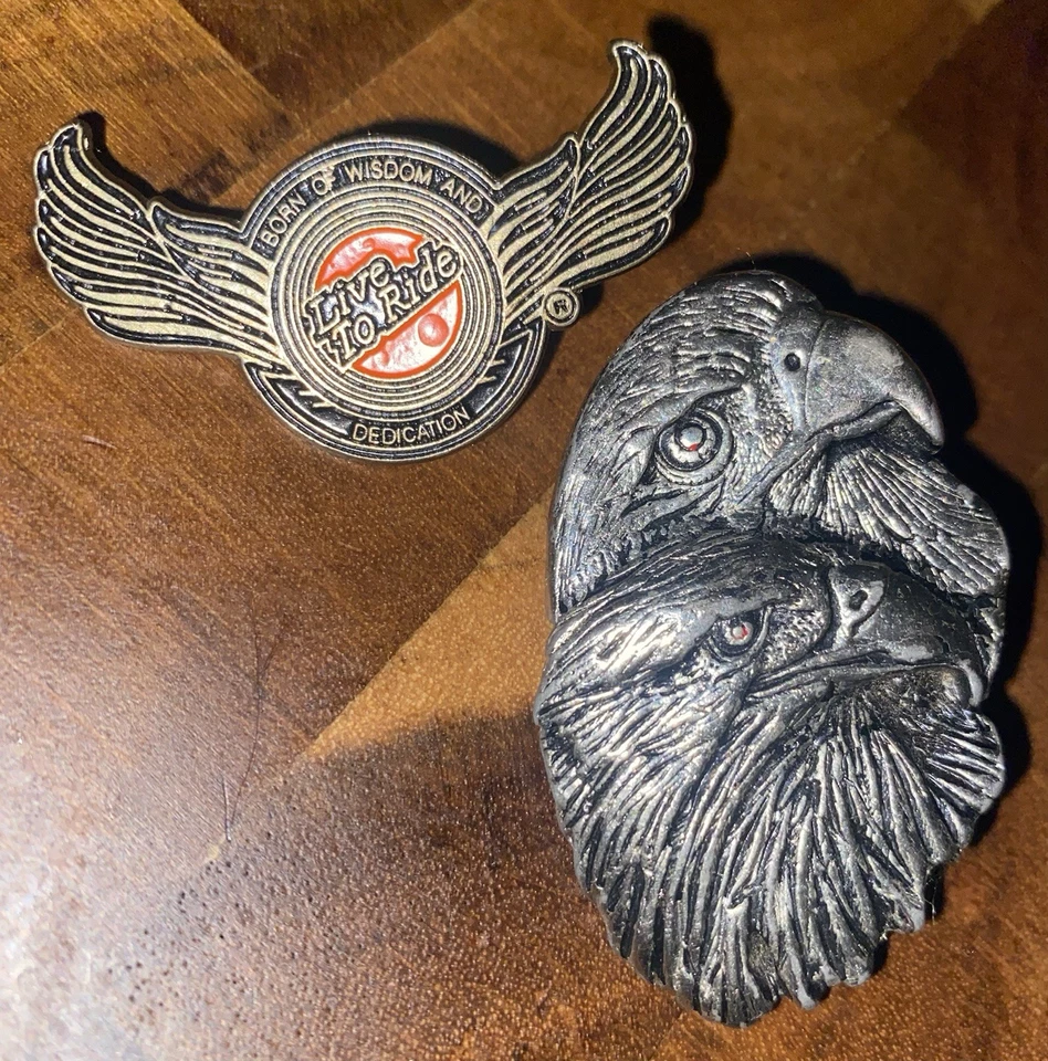 Prendedores de motociclista de colección Live To Ride y Screaming Eagle Pins Harley Riders Foto 1 de 2