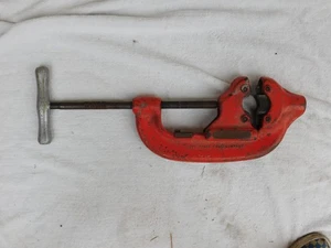 RIDGID 44-s Hand Pipe cutter 2" TO 4"  - Picture 1 of 10