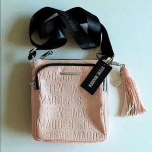NEW Steve Madden BGlamm Blush Logo Crossbody Bag with Tassel - Picture 1 of 12