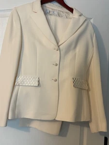 CALVIN KLEIN 3 PEZZI TUTA BLAZER, PANTALONI E GONNA/MADE VIETNAM TAGLIA 10 (DESCRIZIONE) - Foto 1 di 17