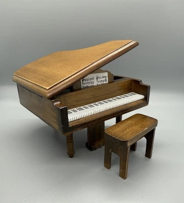 Dollhouse Furniture Wooden Baby Grand Piano & Stool 1:12 Sheet Music Miniature - Image 1 of 4