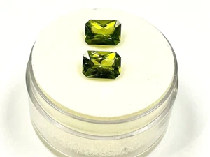 MESA VERDE NATURAL PERIDOT 1.89 CARAT TOTAL MATCHED PAIR EMERALD CUT GEM QUALITY - Picture 1 of 5