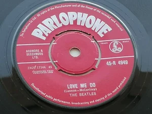 THE BEATLES 1962 UK 45 LOVE ME DO RED PARLOPHONE 45-R 4949 M T TAX CODE - Picture 1 of 11