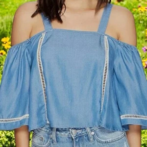 Lovers + Friends Denim Tencel Blue Cold Shoulder Casual Crop Top Blouse Small - Picture 1 of 8