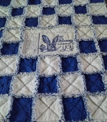 Edredón de trapo azul y blanco hecho a mano para niños, 35 x 38 tamaño a elección disponible Foto 1 de 4