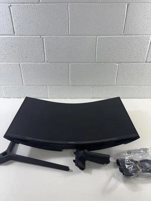 SAMSUNG 32” Odyssey G55C Series QHD 1000R Curved Gaming Monitor (READ!!!) - Image 1 of 4