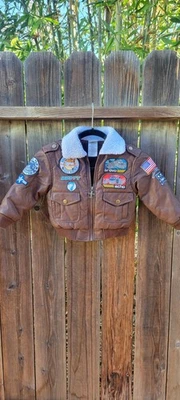 2013 迪士尼儿童 2/3 皮革轰炸机夹克棕色夏尔巴领电影飞机 — 第 1/4 张图片